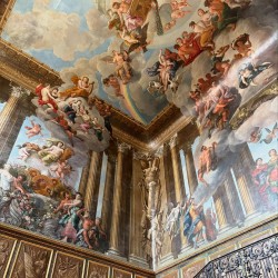 Live like royalty and make your weekends majestic